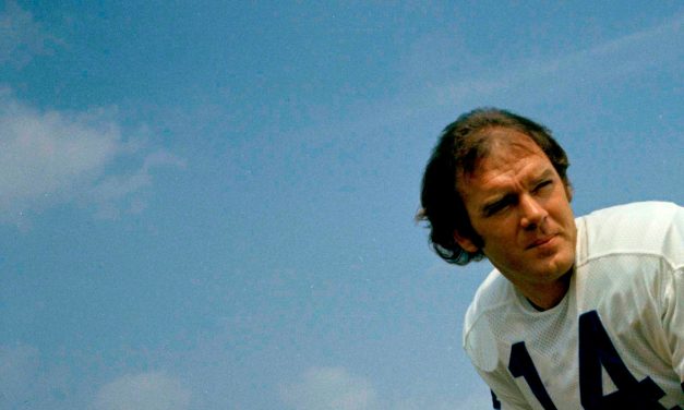 Craig Morton, former quarterback for Cowboys and Broncos, dies at 83