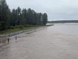 Talkeetna sees mild flooding after rainfall, as landslide stops railroad north of town